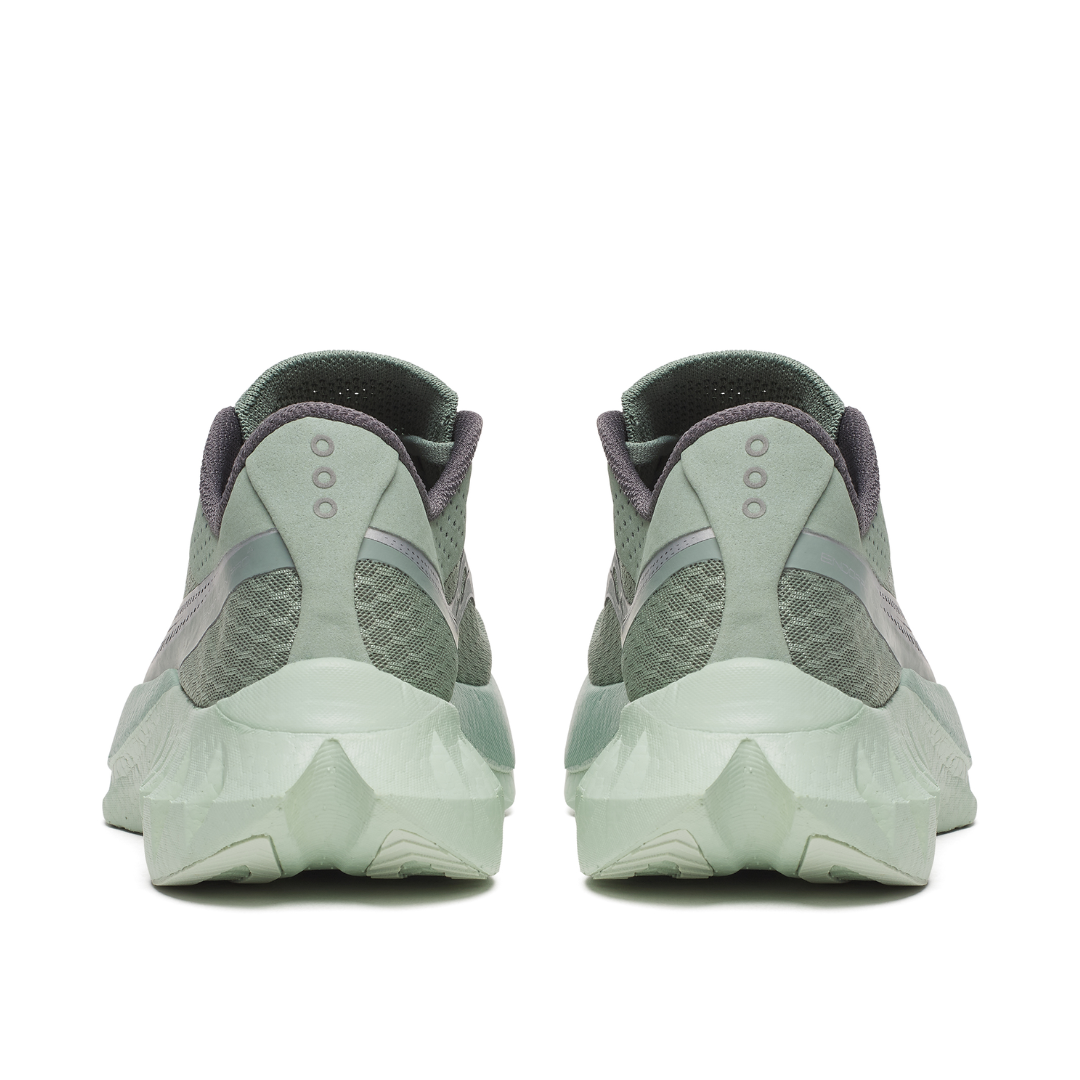 Saucony Mens EndorphinPro4 Iceberg Carbon 9