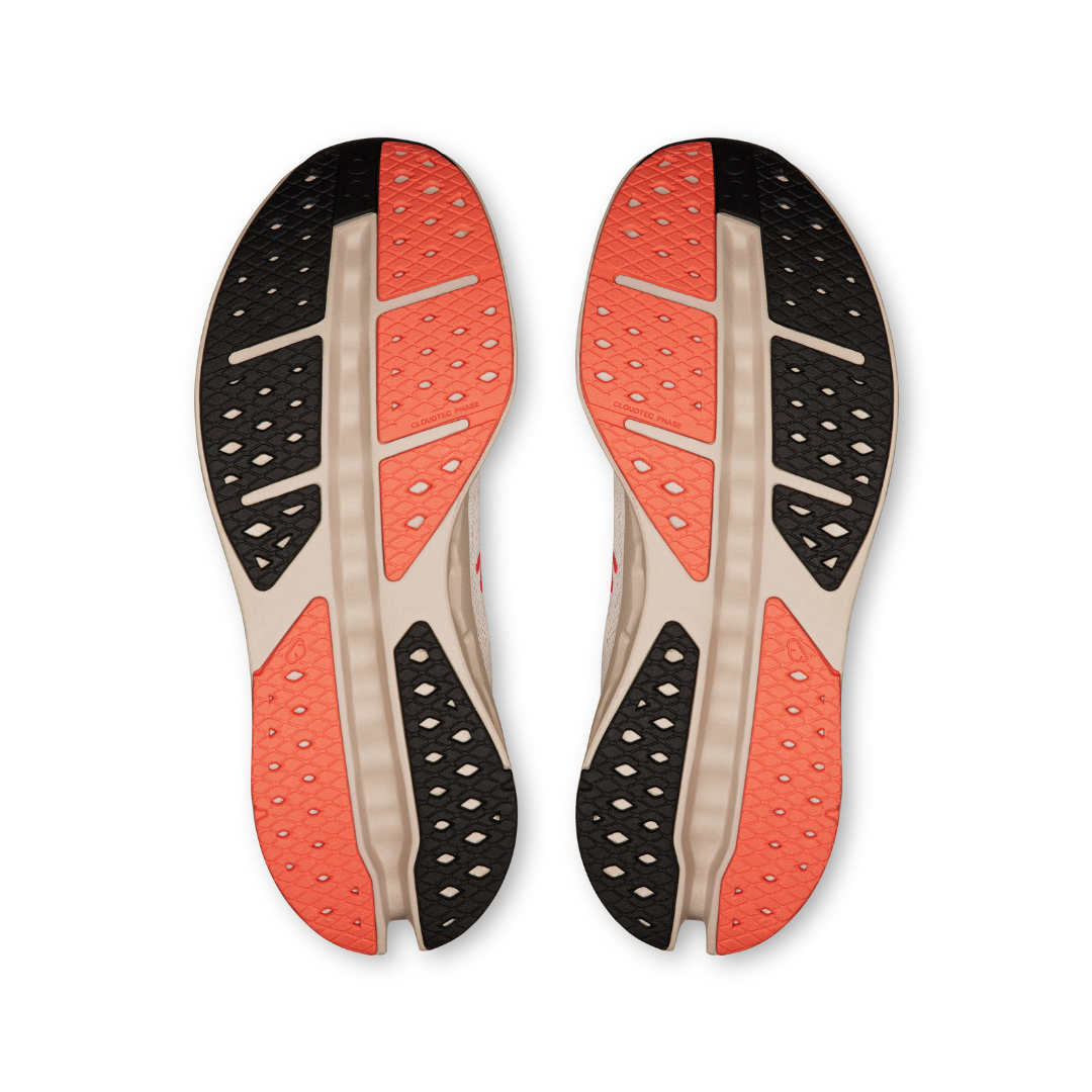 ON Womens Cloudsurfer Max - Neutral