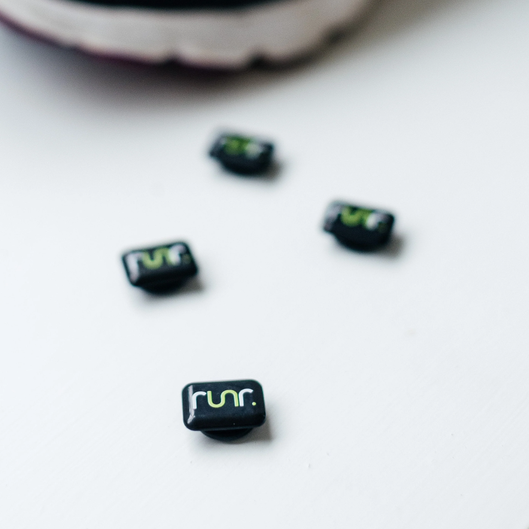 Runr Race magnets Black 1