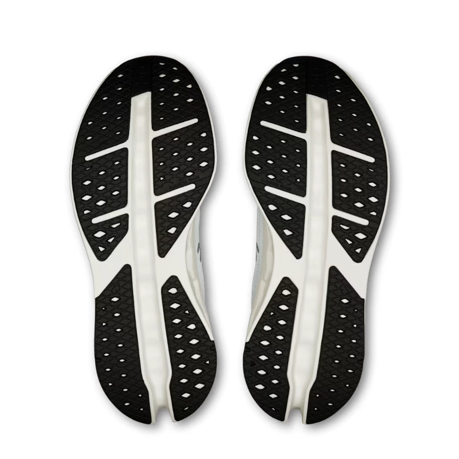 ON Womens Cloudsurfer Max - Neutral