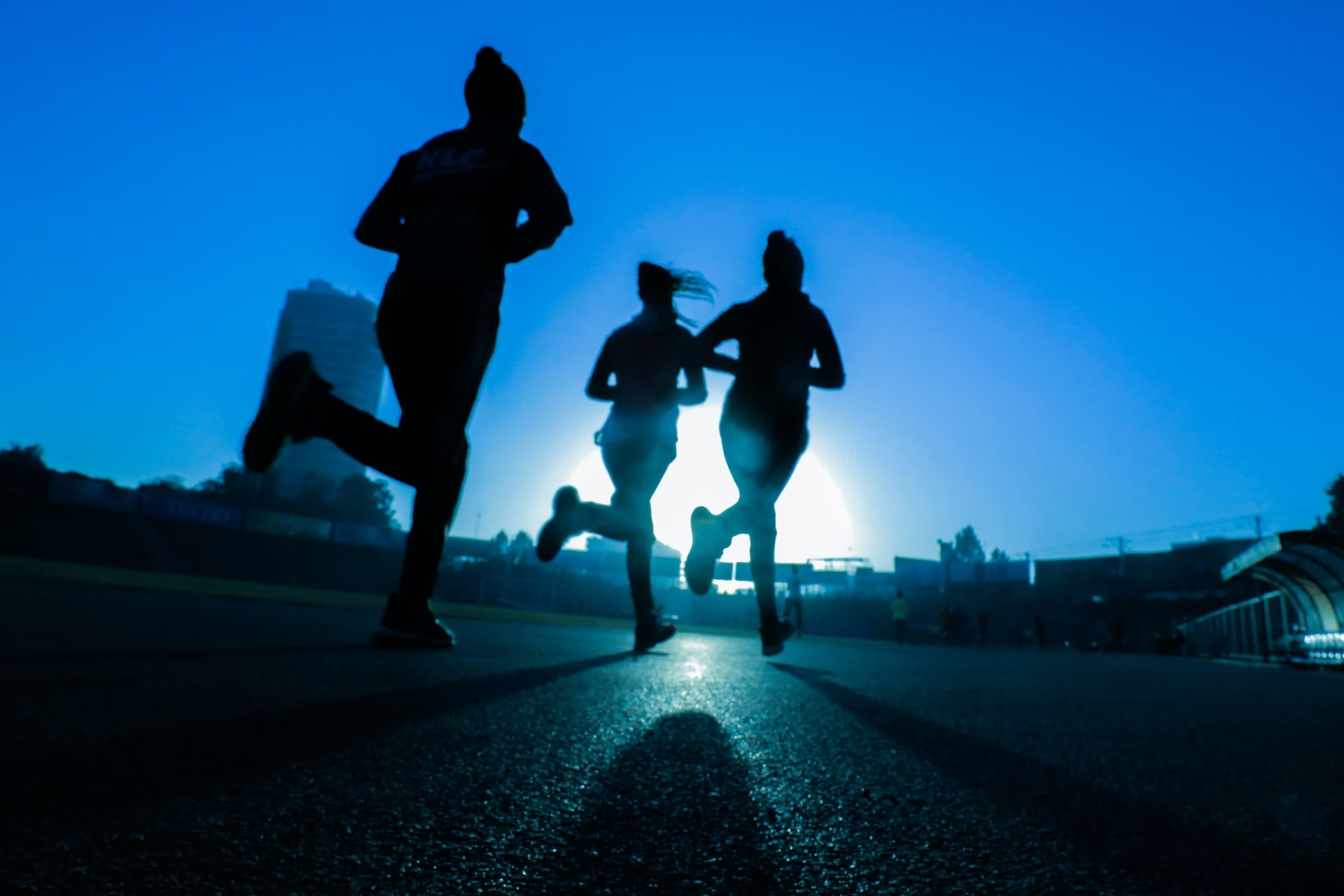 Morning vs evening: What is the best time to run?